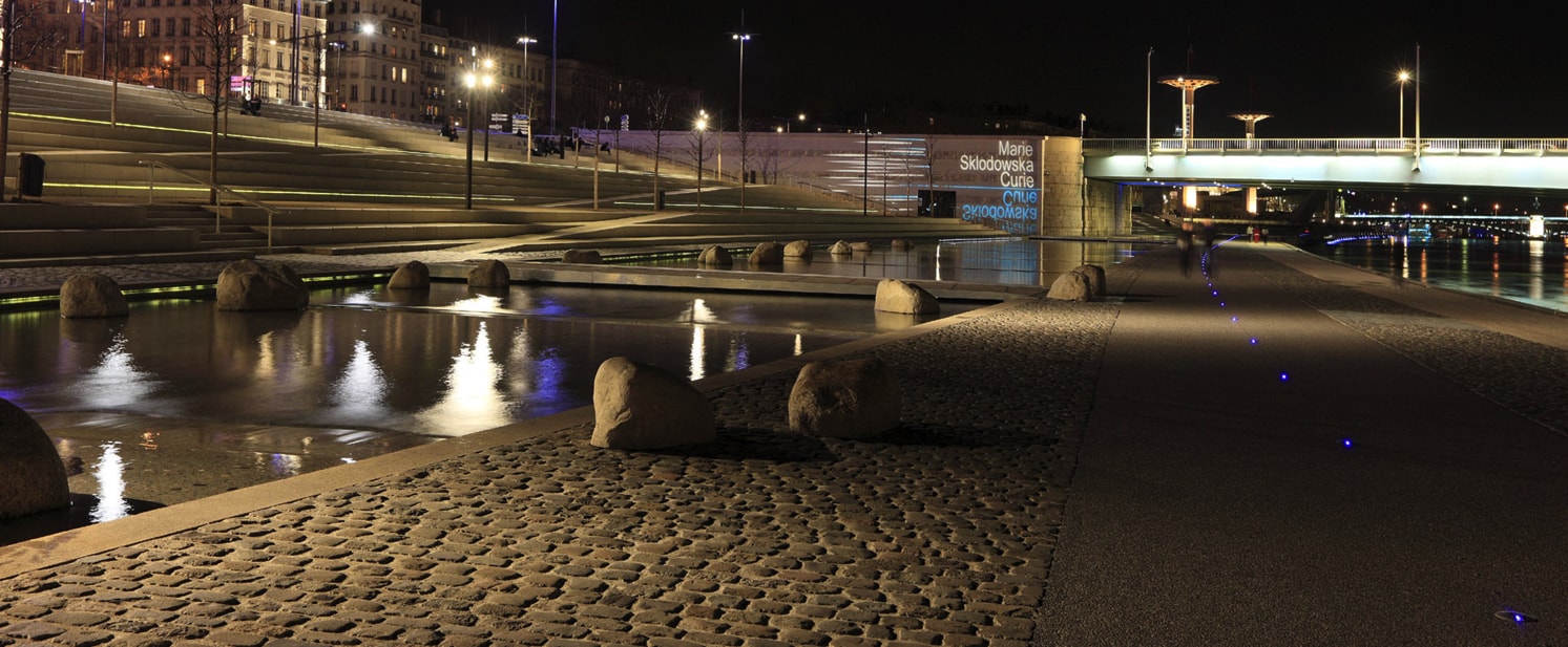 Piste cyclable : plot solaire sur Berges du Rhône