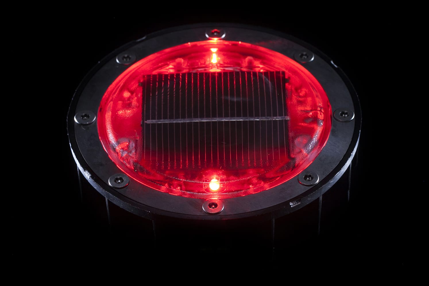 Plot lumineux solaire pour piétons, vélos, PMR ECO-128 rouge