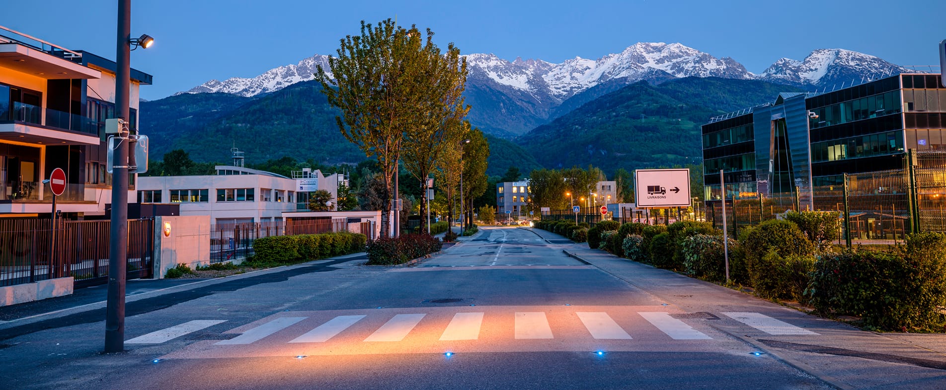 Synchronised flashing beaconing of a pedestrian crossing, ECO-160 A Eco-Innov