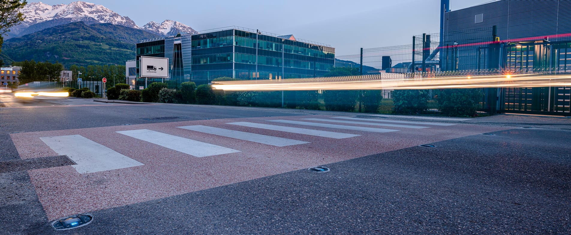 Synchronised flashing beaconing of a pedestrian crossing, ECO-160 A Eco-Innov