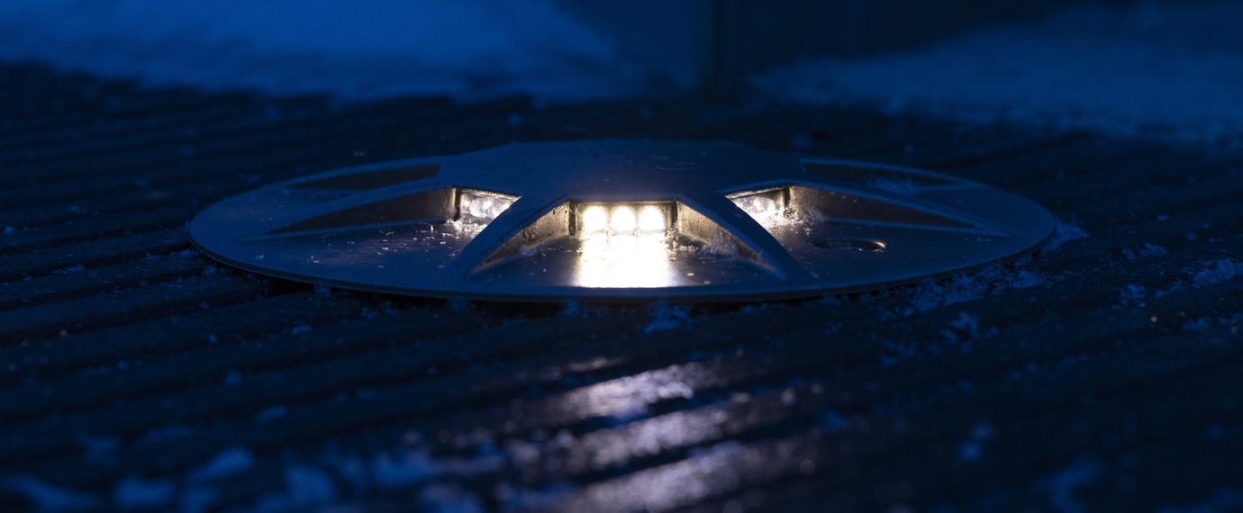 Guidage lumineux de sécurité sur ponton, plot câblé ECO-870 Eco-Innov