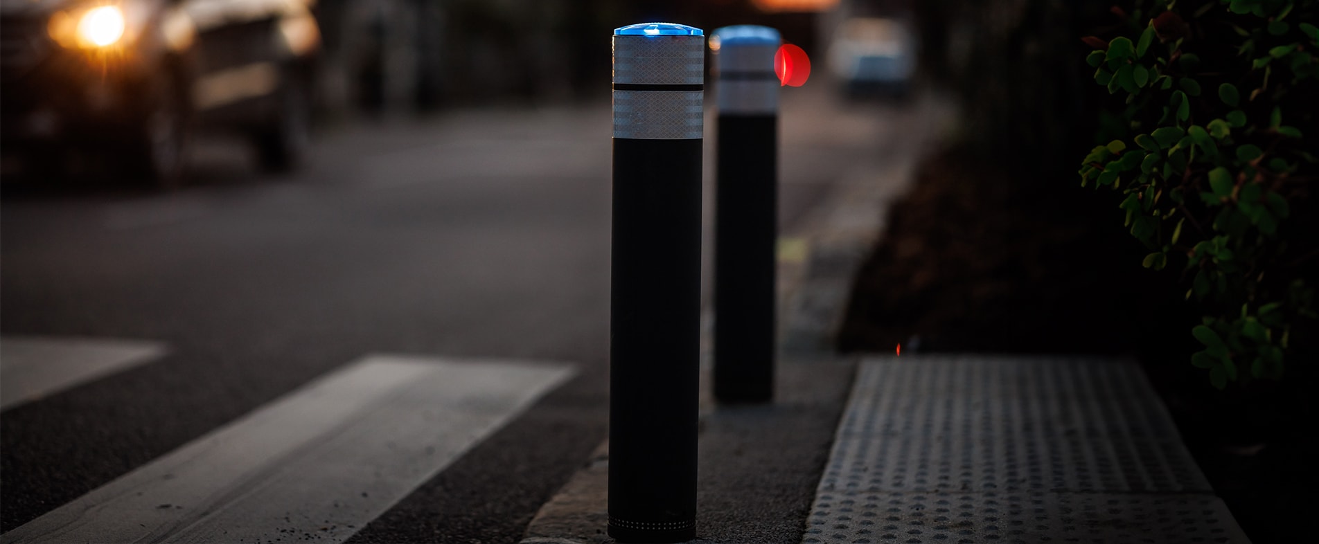 Pedestrian crossing protection with flexible solar bollards - ECO-CITY 35 Eco-Innov