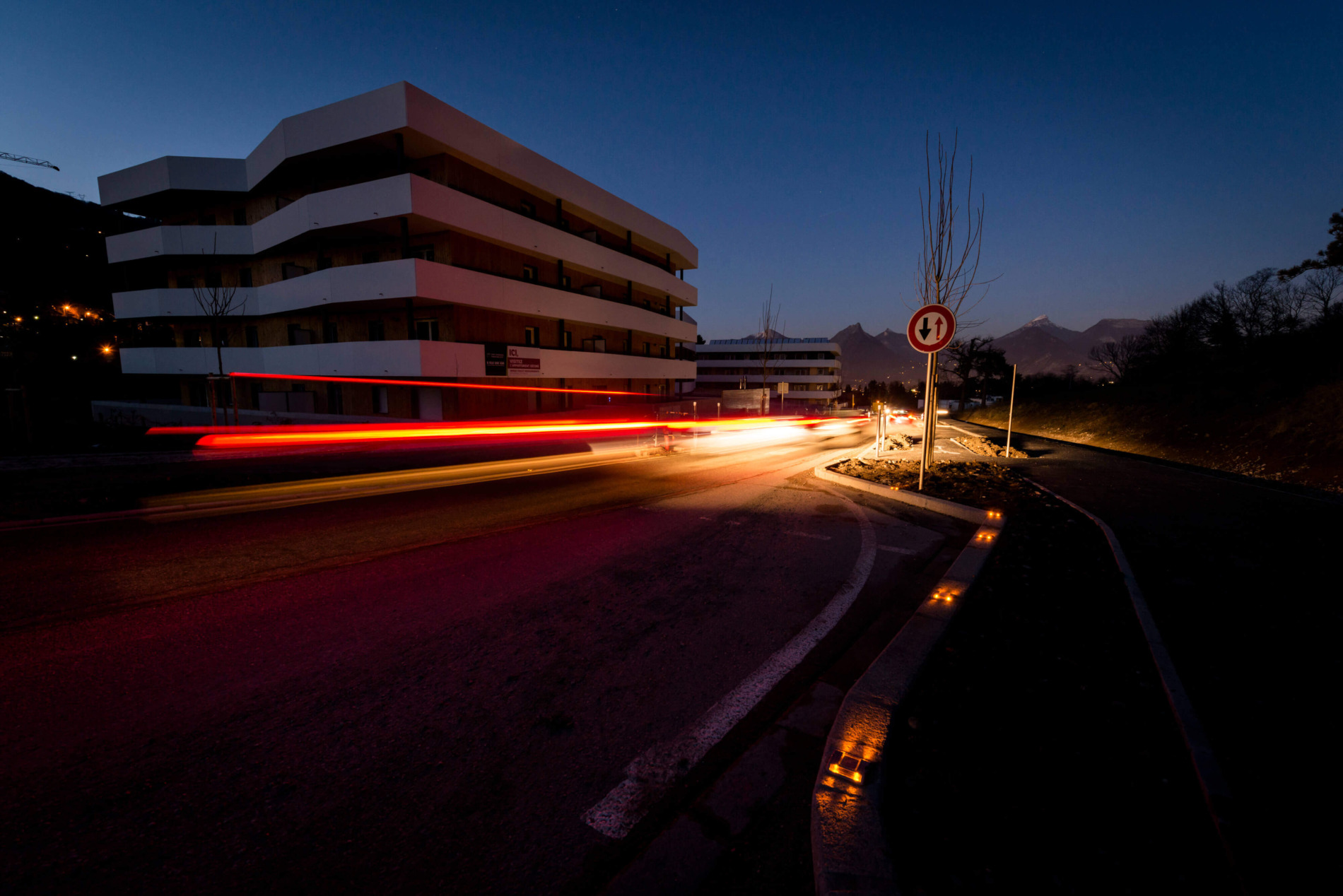 Signalisation solaire de sécurité en zone 30