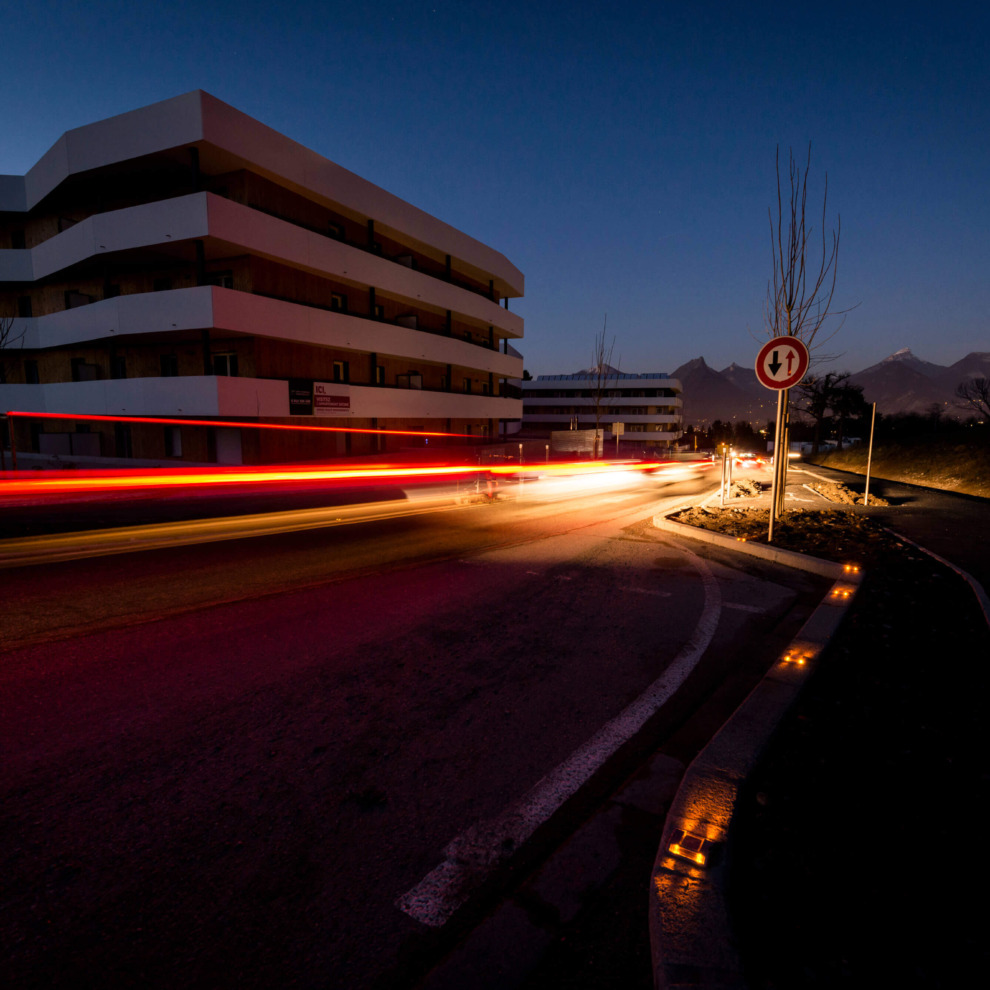 Signalisation solaire de sécurité en zone 30