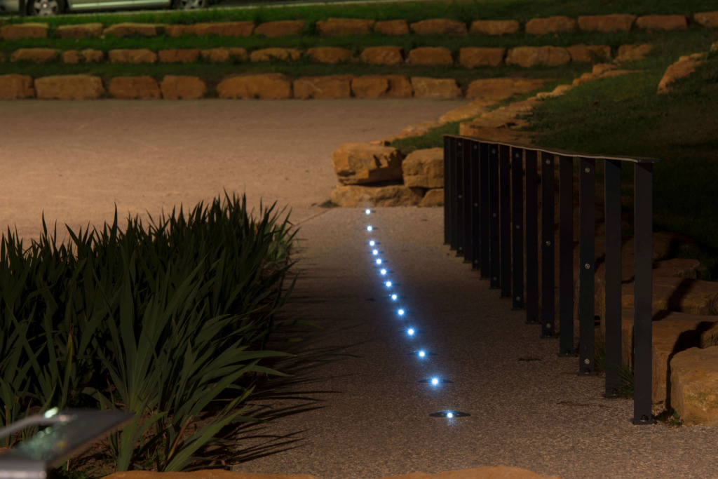 Balisage solaire d’une promenade piétonne